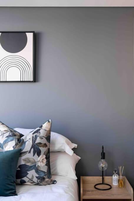 Icarus Homes -cape Town Mountain View *