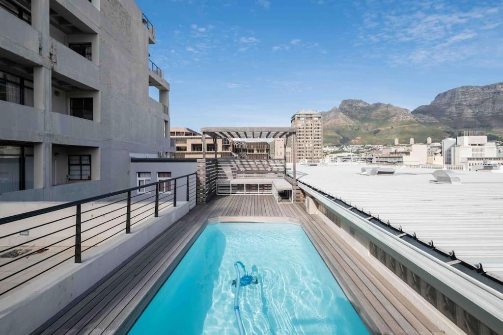 Icarus Homes -cape Town Mountain View *
