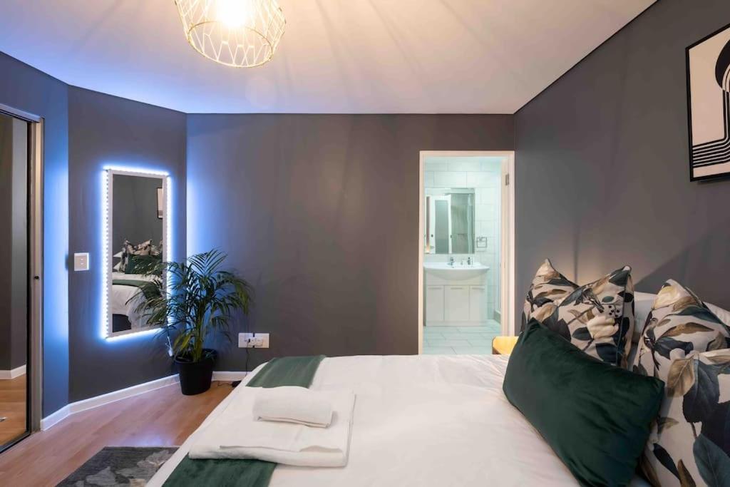 Icarus Homes -cape Town Mountain View *