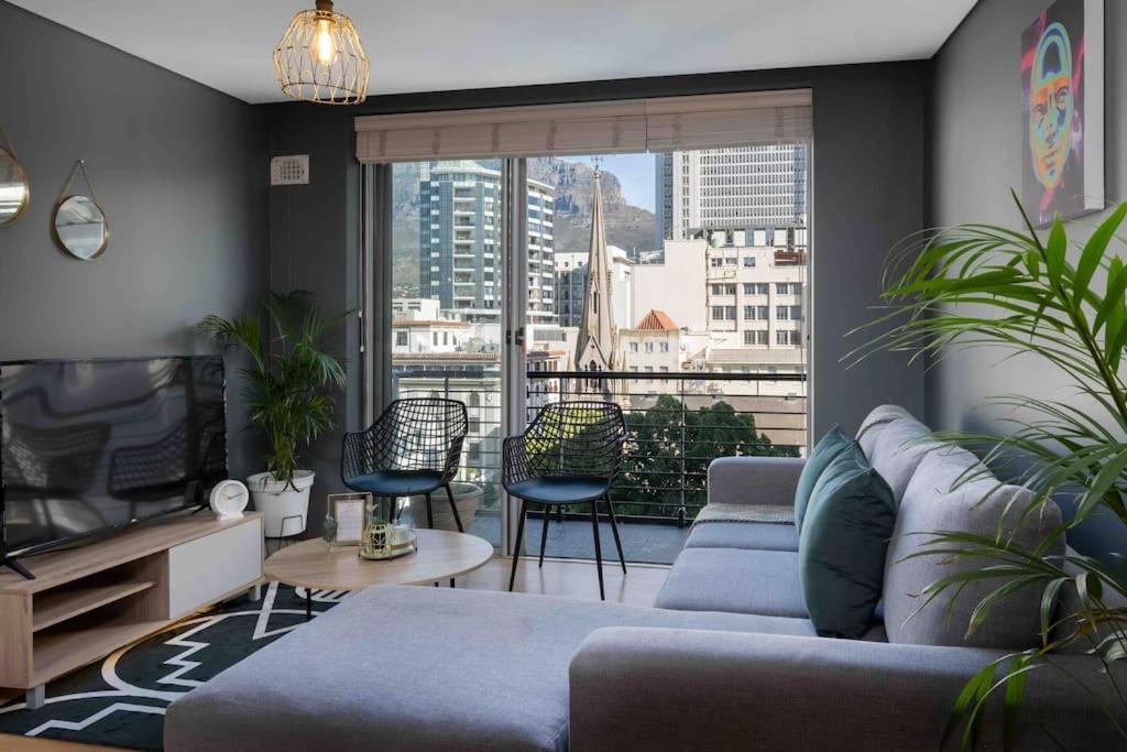 Icarus Homes -cape Town Mountain View Apartment